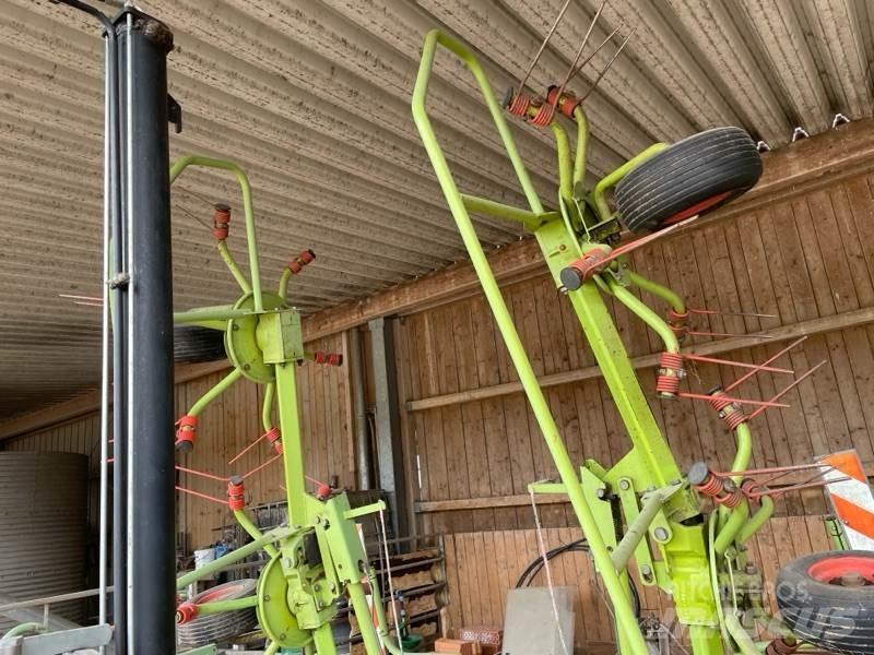 CLAAS Volto 670 Raker og høyvendere