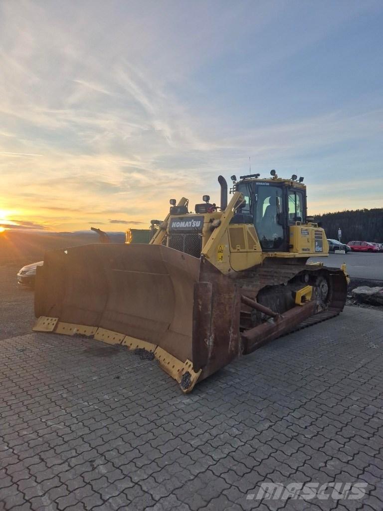 Komatsu D65 pxi Dozere Beltegående