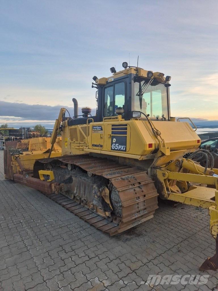 Komatsu D65 pxi Dozere Beltegående