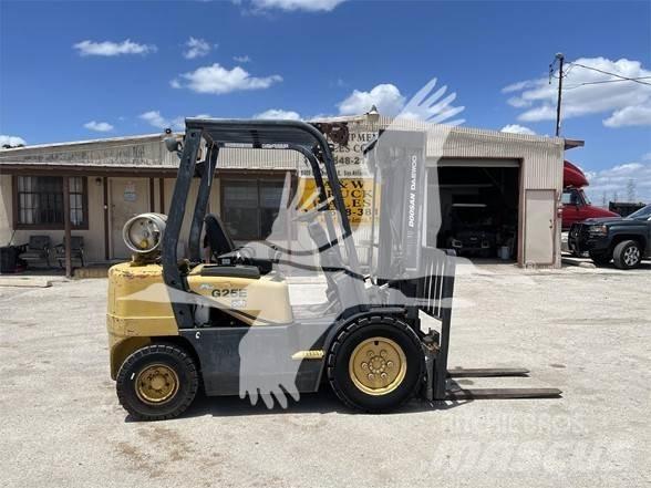 Daewoo G25E-3 Diesel Trucker