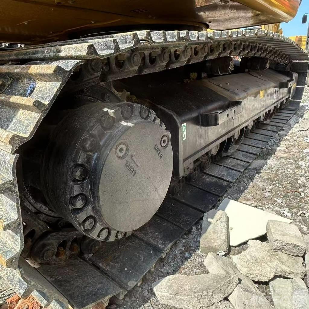 CAT 326D2L Beltegraver