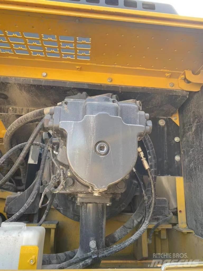 Komatsu 450LC-8 Beltegraver