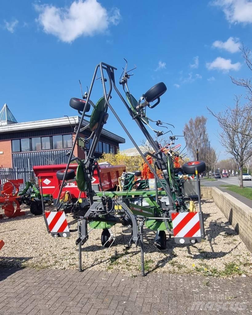 Fendt Lotus 770 Raker og høyvendere