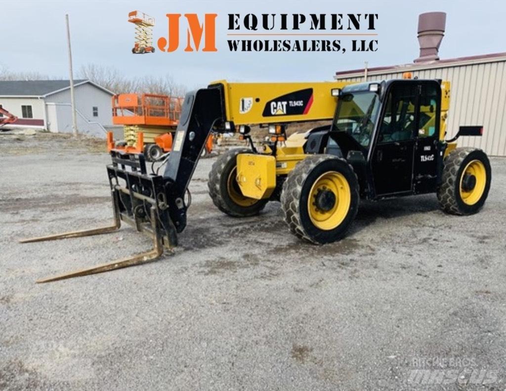 CAT TL 943 C Teleskoplastere