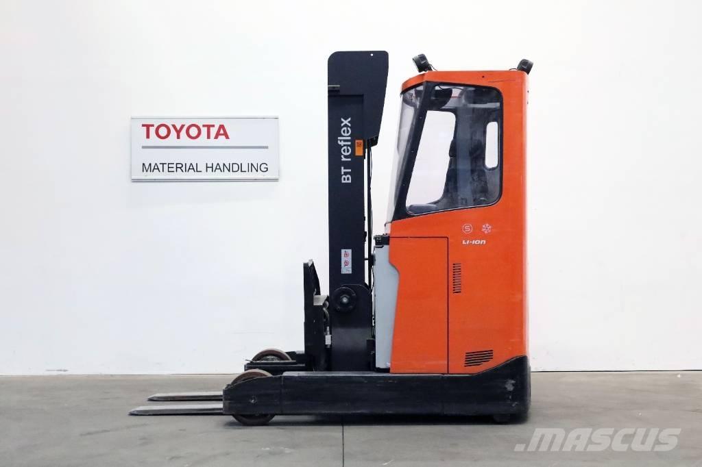 Toyota RRE200HECC Skyvemasttruck