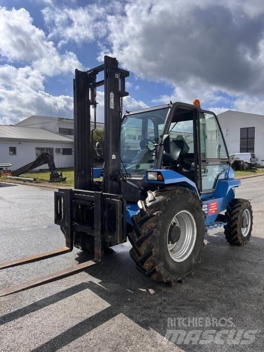 Manitou MC30-4W Terrenggående gaffeltruck