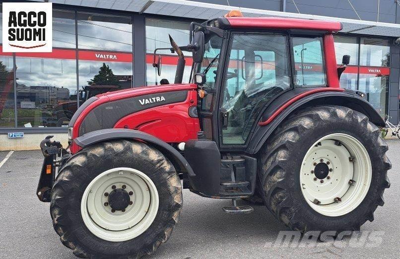 Valtra N121 H Traktorer