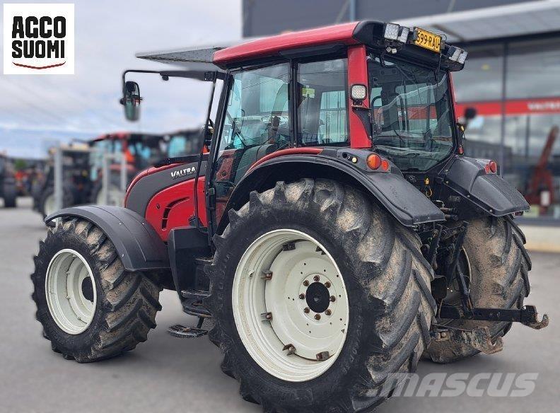 Valtra N121 H Traktorer