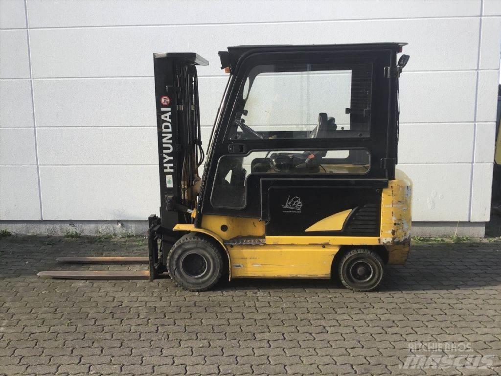 Hyundai 32B-7 Elektriske trucker
