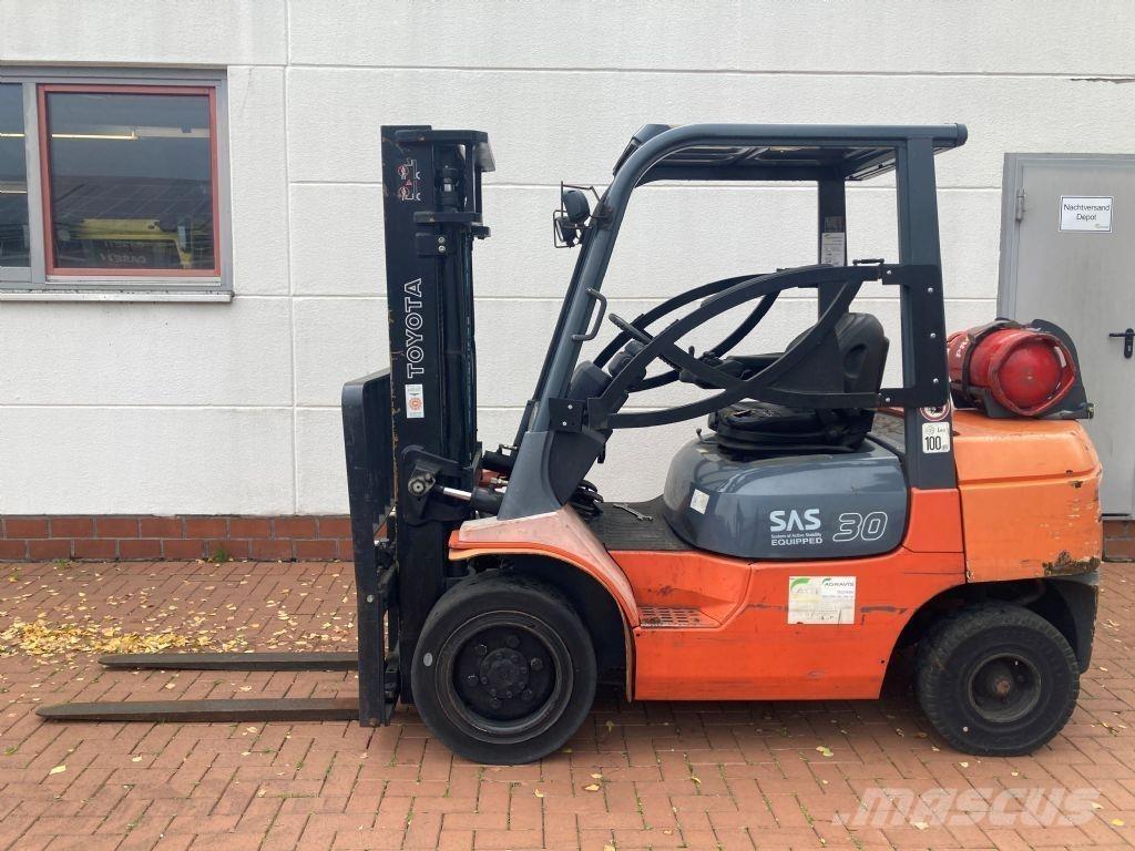 Toyota 02-7FGF30 Propan trucker