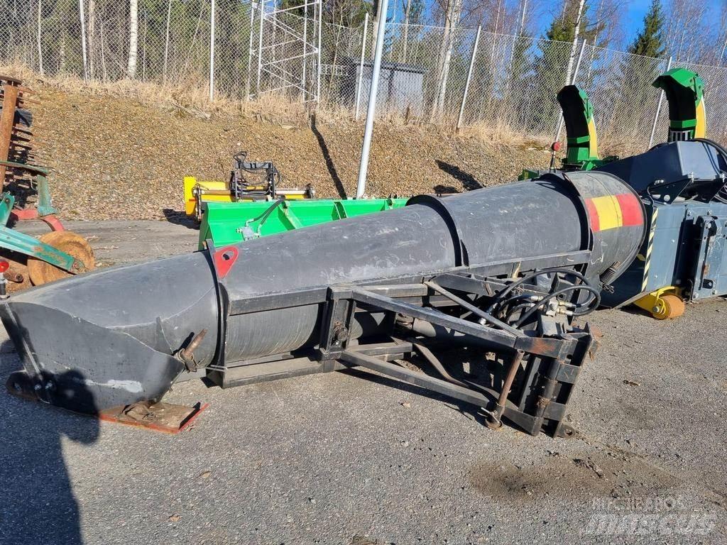 Ajax 3900 Snøploger- og skjær