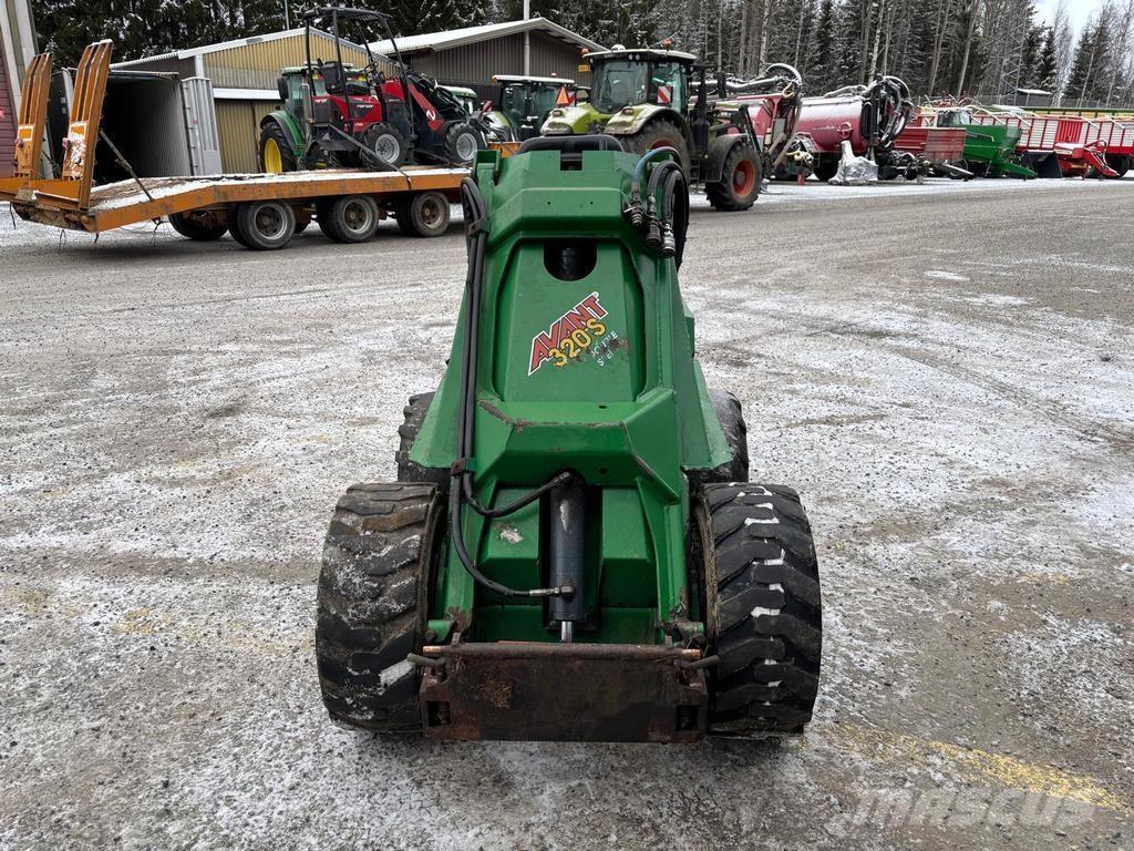 Avant 320 Kompaktlaster