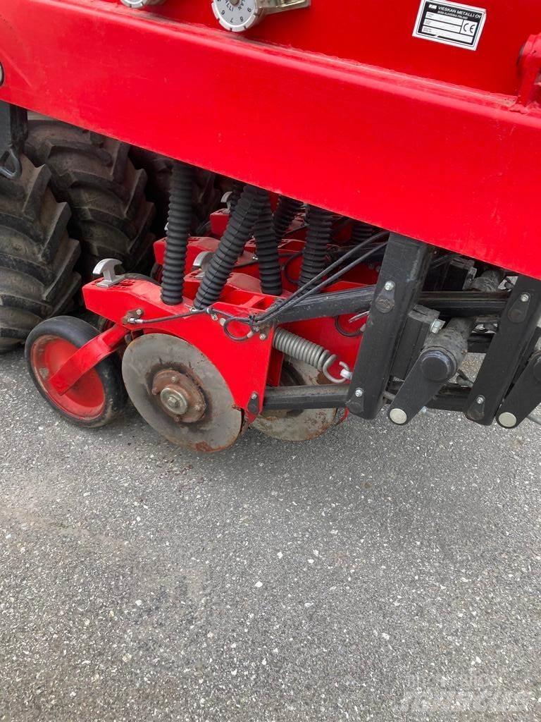 VM 300 Kombinerte såmaskiner