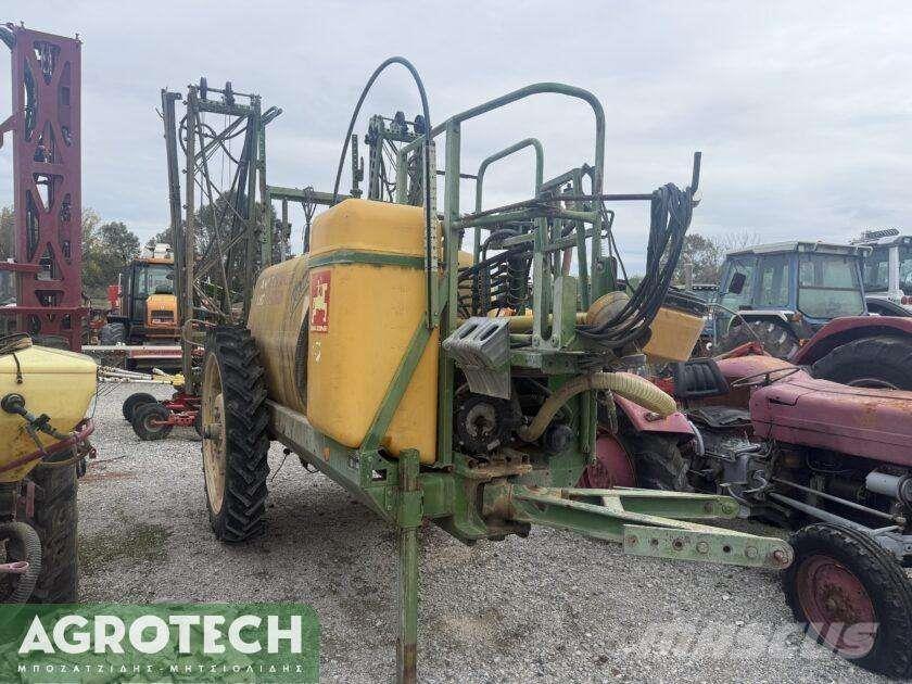 Amazone UG 2200 Traktorer