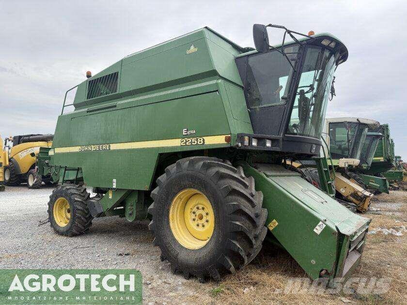 John Deere 2258 Traktorer