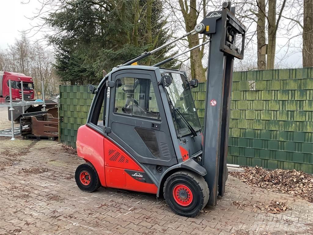 Linde H 30 D 02 EVO Diesel Trucker