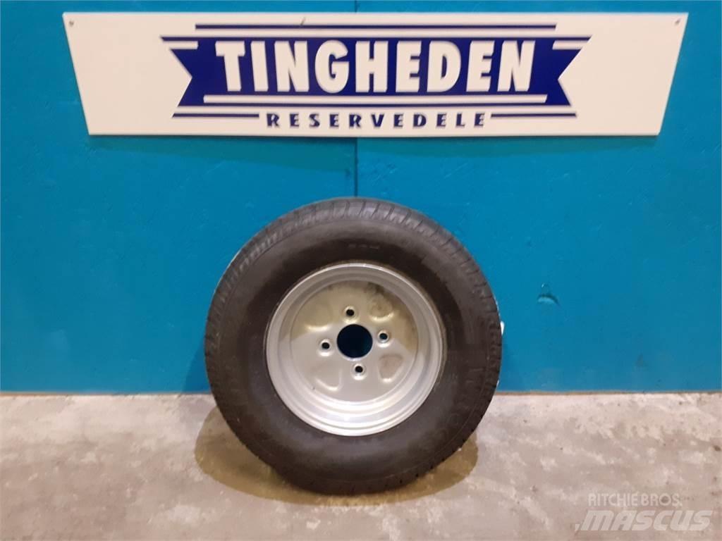  10 145R10 Dekk, hjul og felger