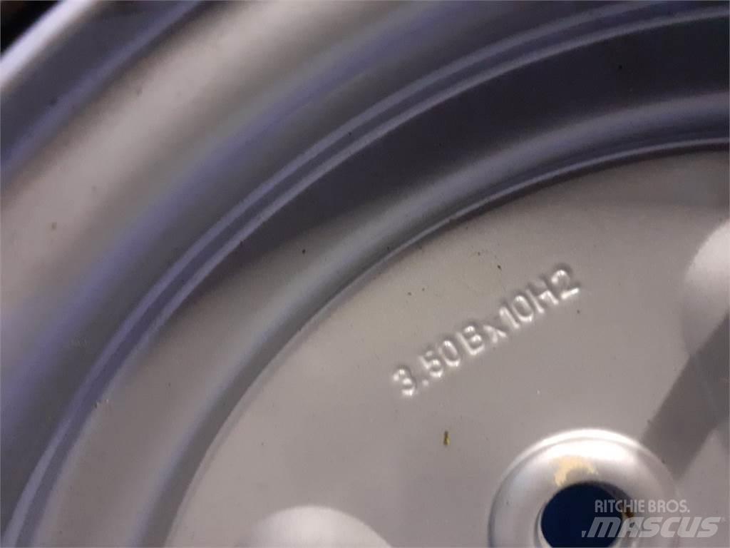  10 145R10 Dekk, hjul og felger