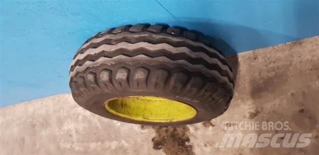  15 10.0/75-15 Dekk, hjul og felger