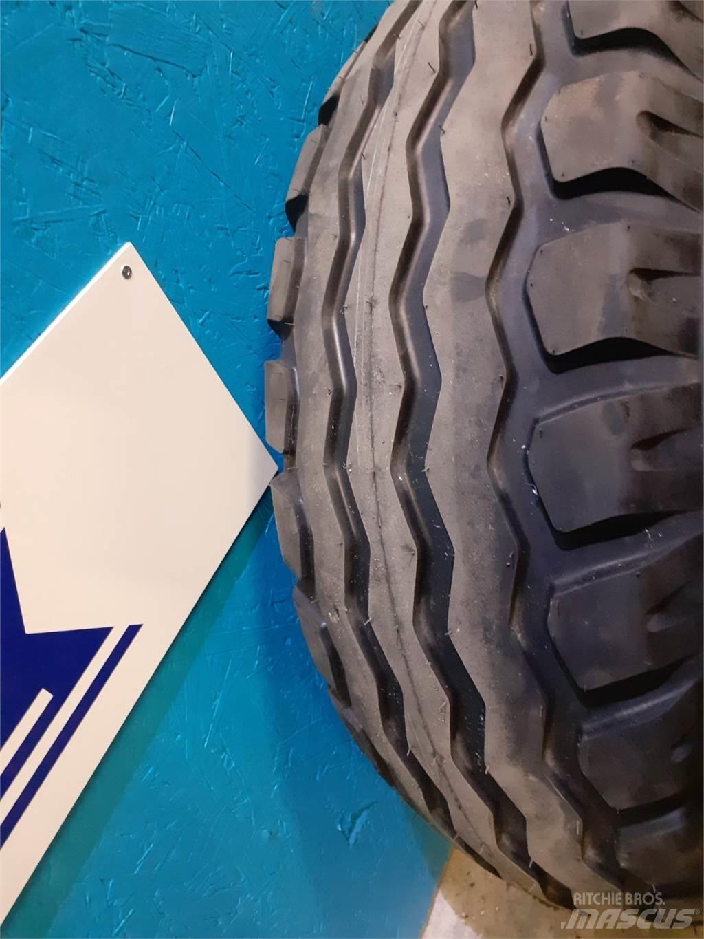  15.3 260/75-15.3 Dekk, hjul og felger
