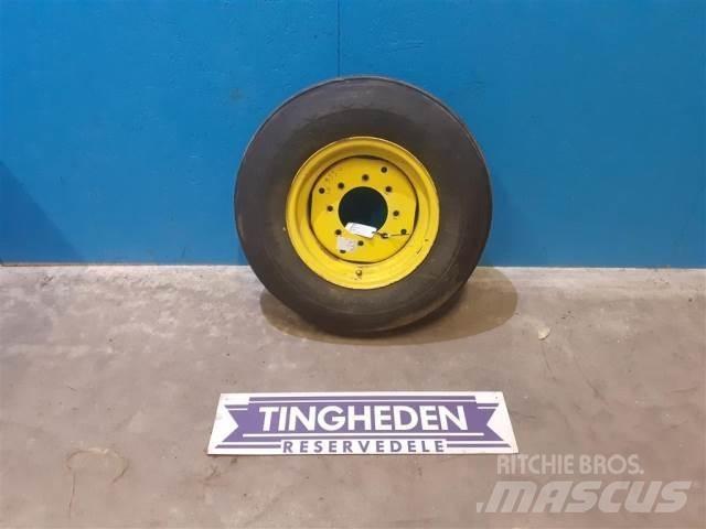  16 7.50-16 Dekk, hjul og felger