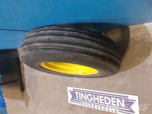  16 7.50-16 Dekk, hjul og felger