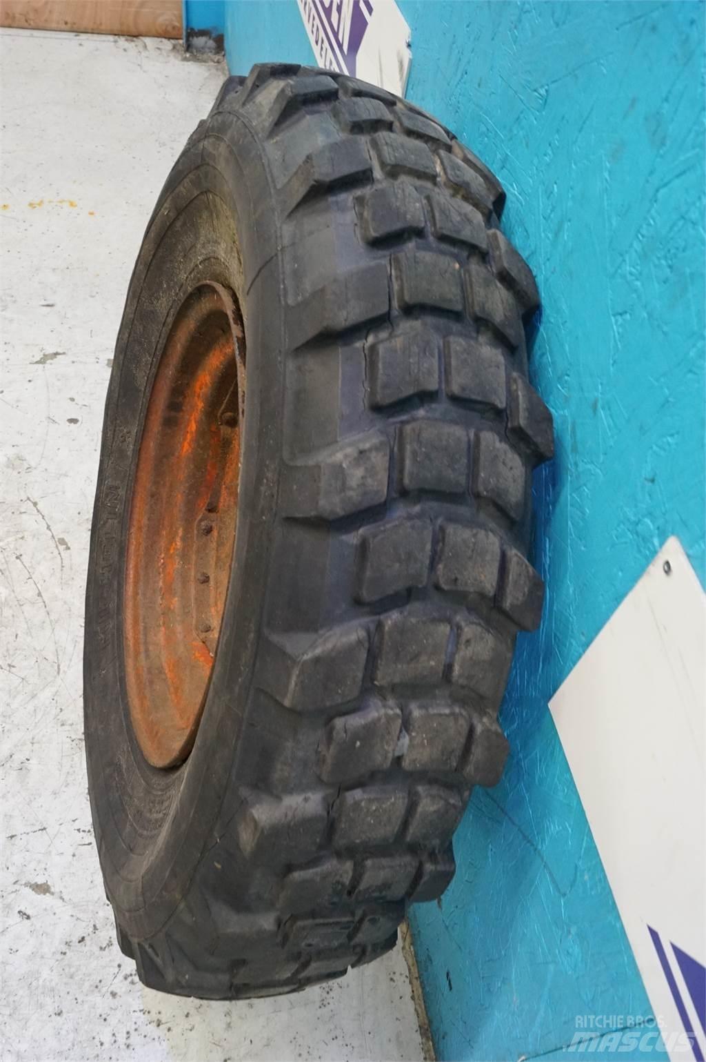  16 7.50R16 Dekk, hjul og felger