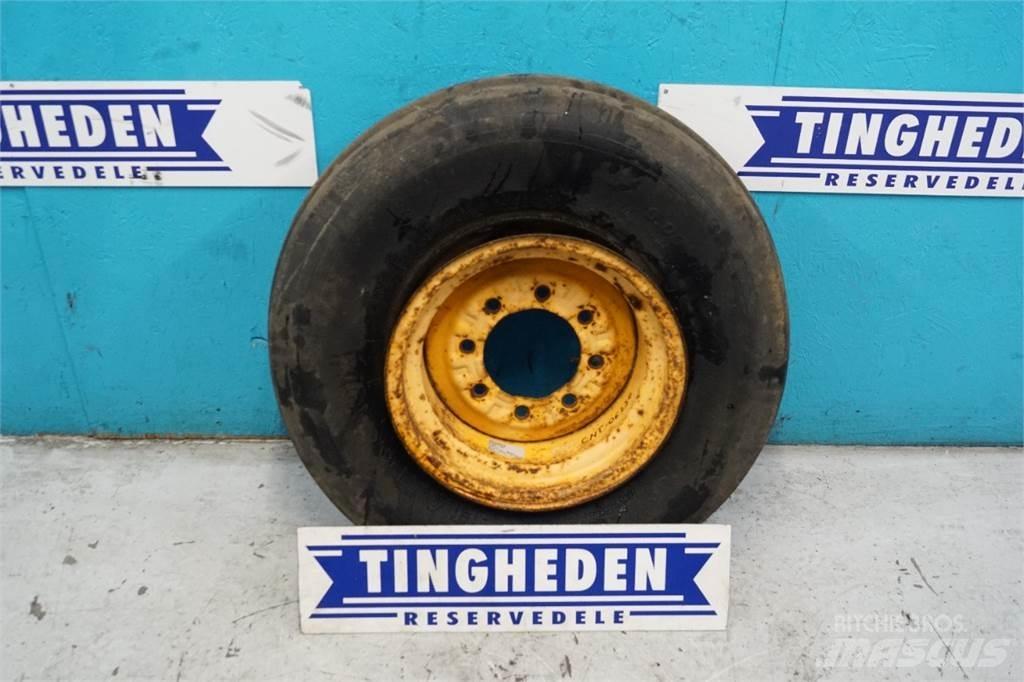  16 9.00-16 Dekk, hjul og felger