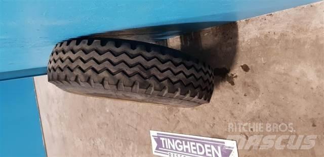  16 9.00R16 Dekk, hjul og felger