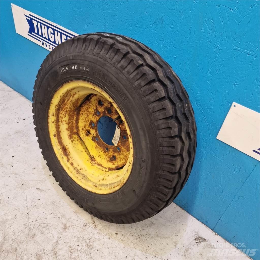  18 10.5/80-18 Dekk, hjul og felger