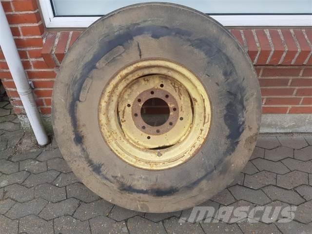  18 12.5/80-18 Dekk, hjul og felger