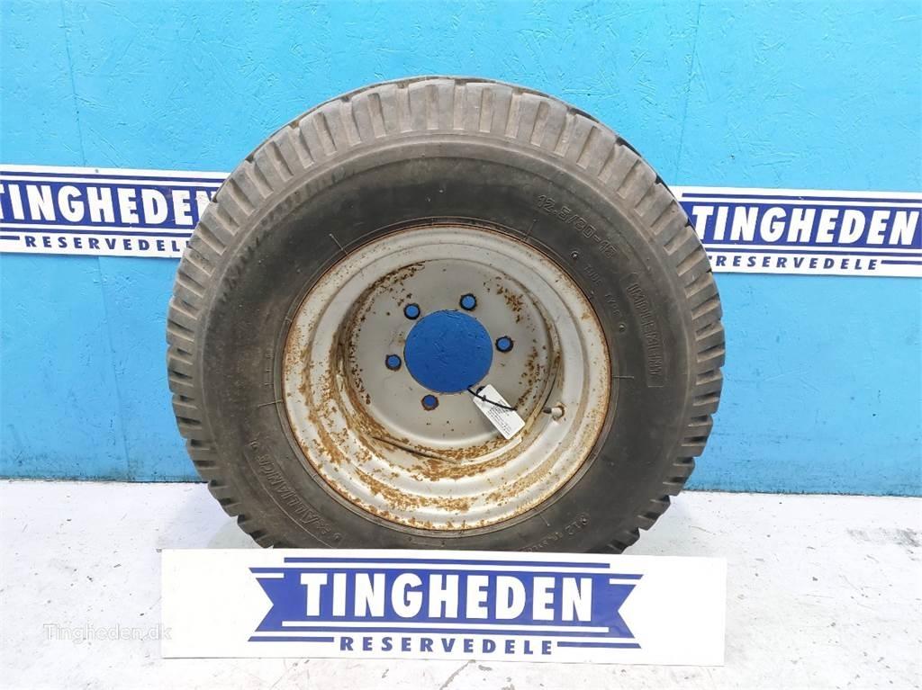  18 12.5/80-18 Dekk, hjul og felger