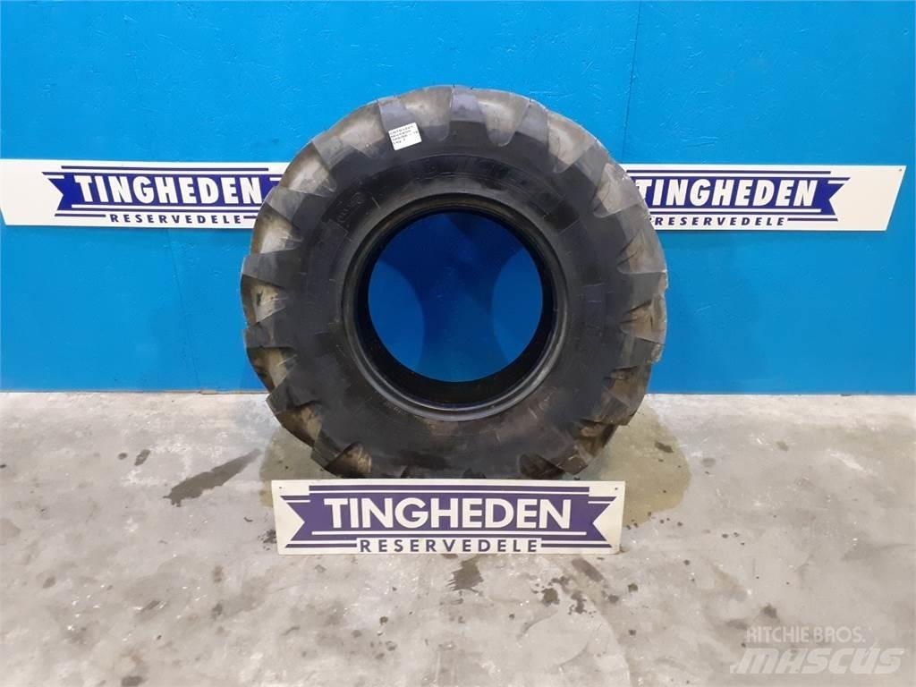 18 340/80R18 Dekk, hjul og felger