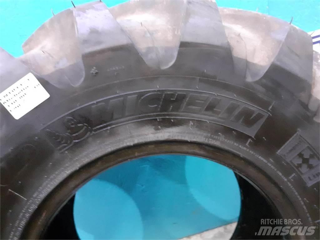  18 340/80R18 Dekk, hjul og felger