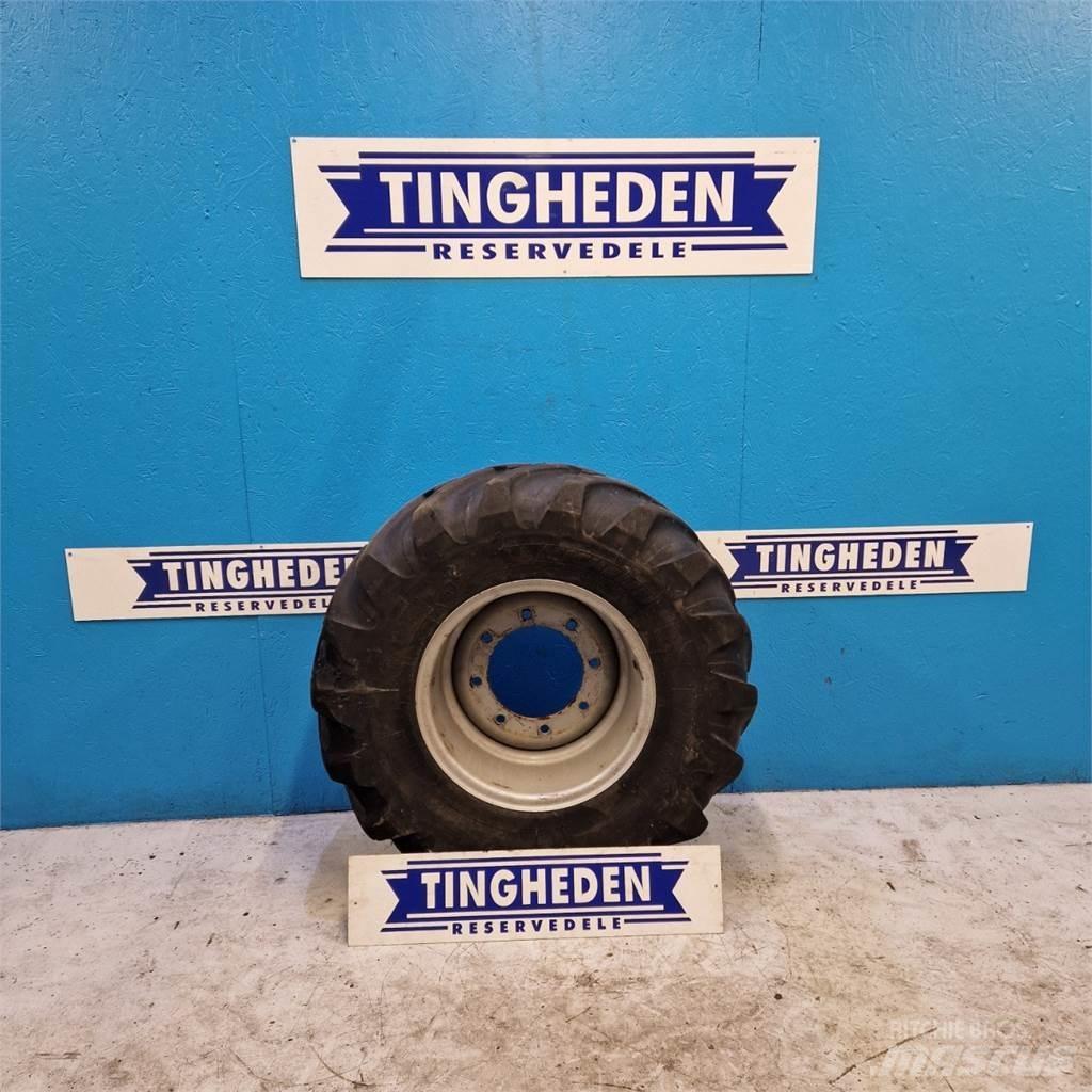  18 340/80R18 Dekk, hjul og felger