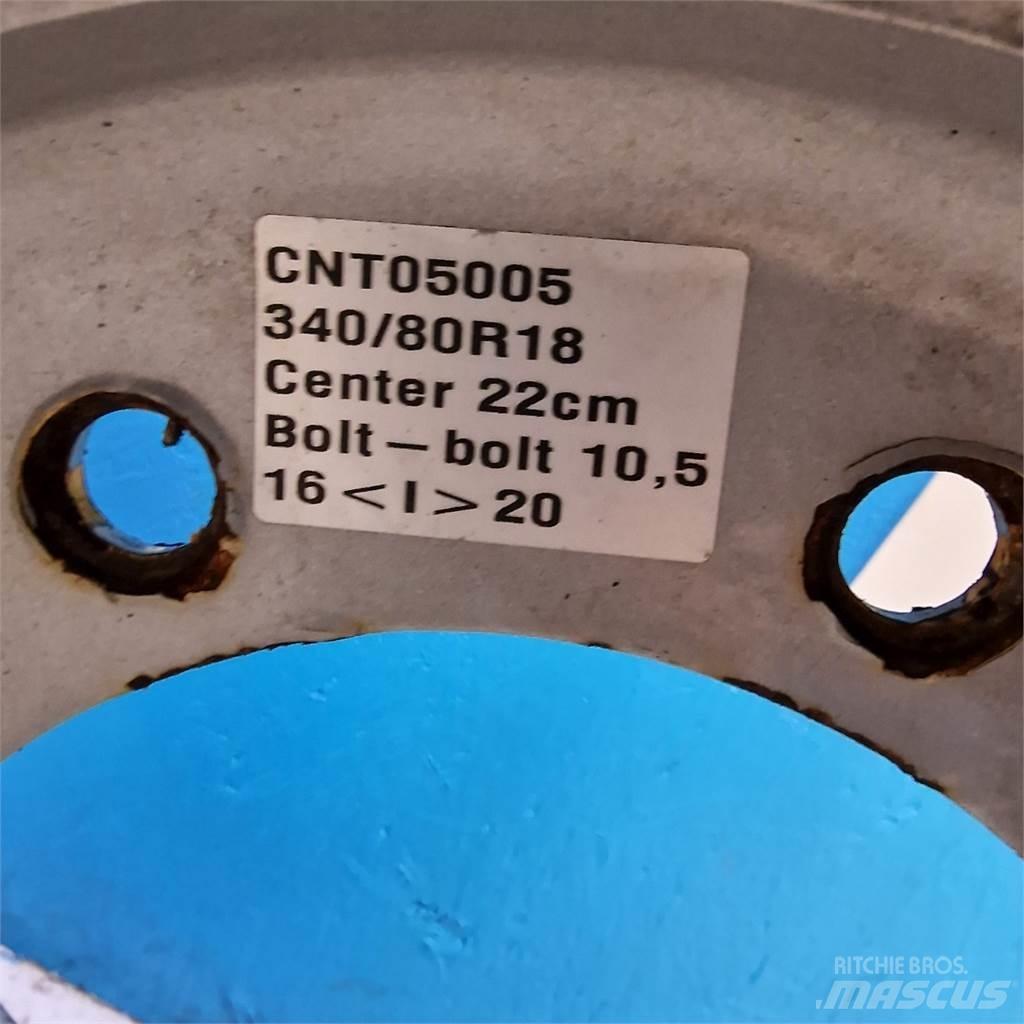  18 340/80R18 Dekk, hjul og felger