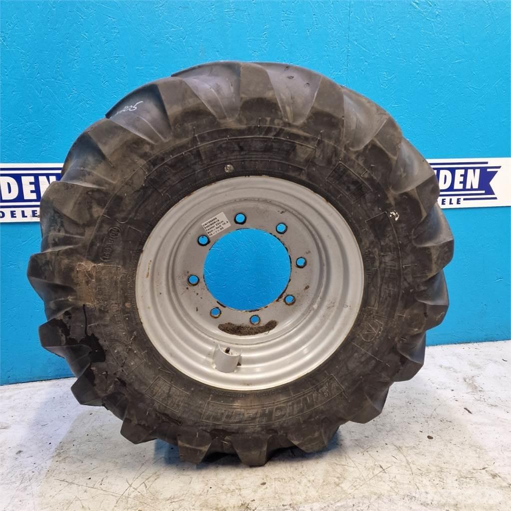  18 340/80R18 Dekk, hjul og felger