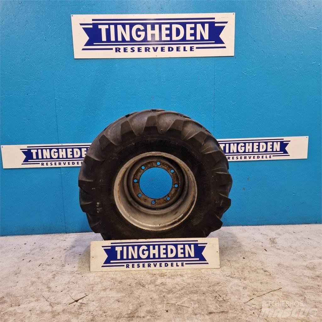  18 340/80R18 Dekk, hjul og felger