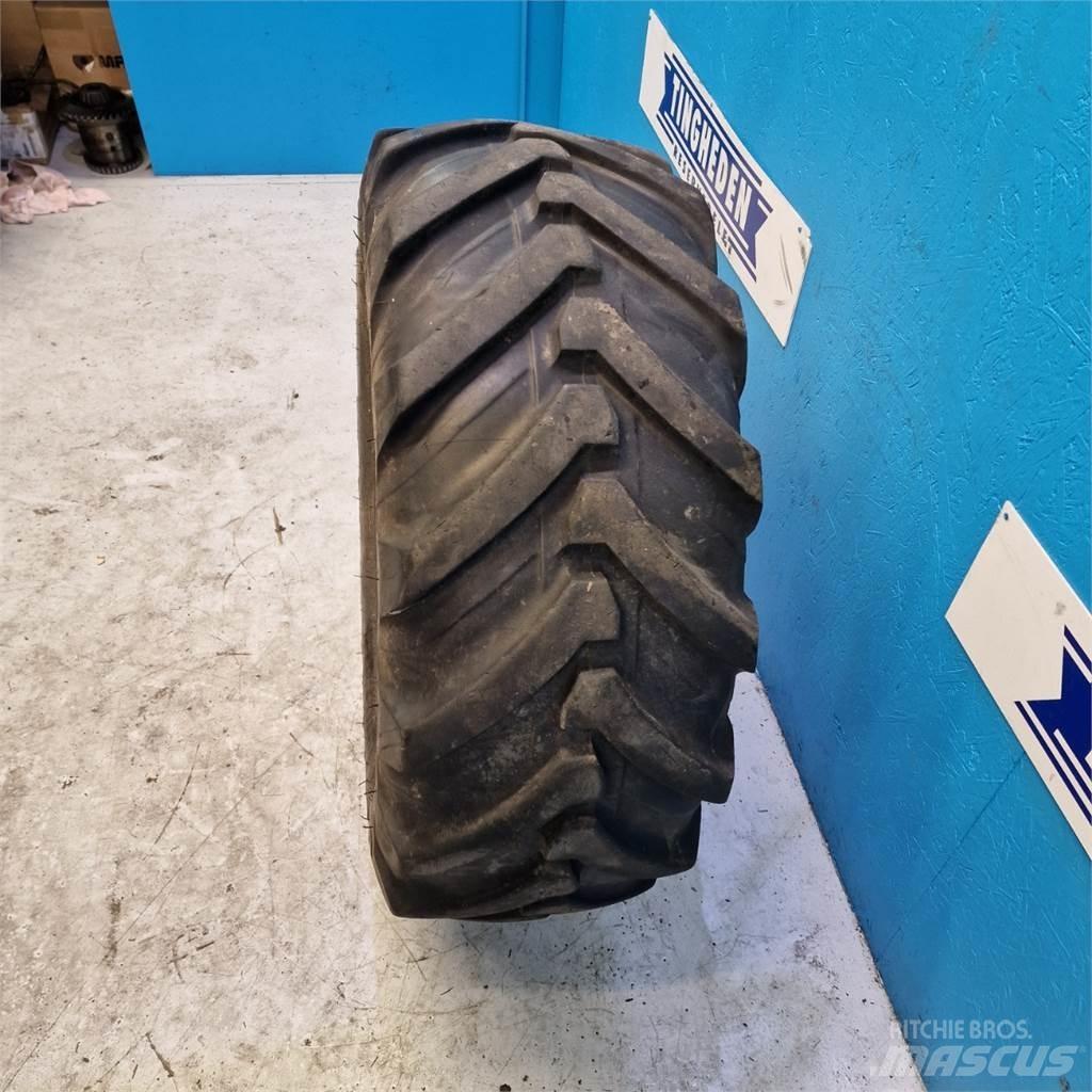  18 340/80R18 Dekk, hjul og felger