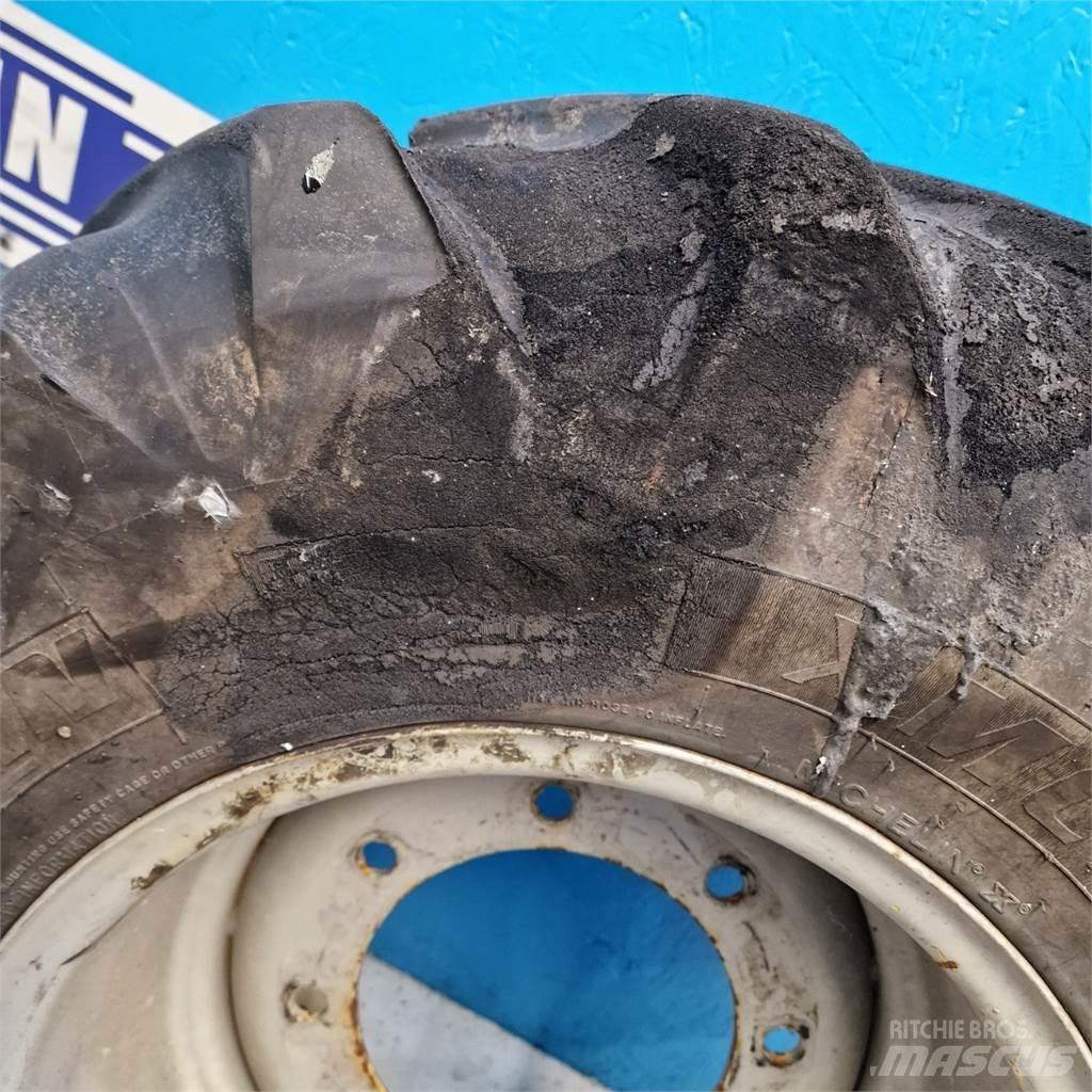  18 340/80R18 Dekk, hjul og felger