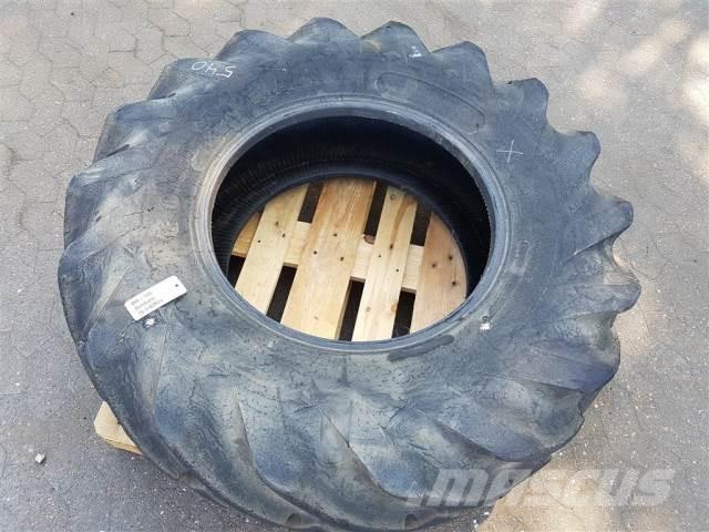  24 15.5/80R24 Dekk, hjul og felger