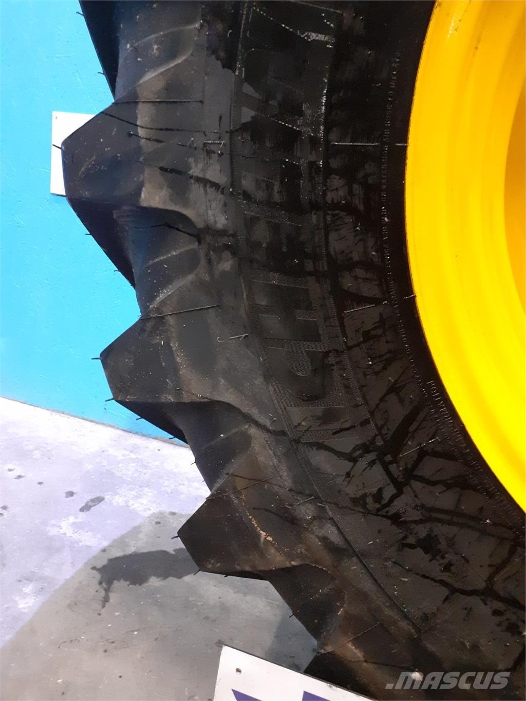  28 440/80R28 Dekk, hjul og felger