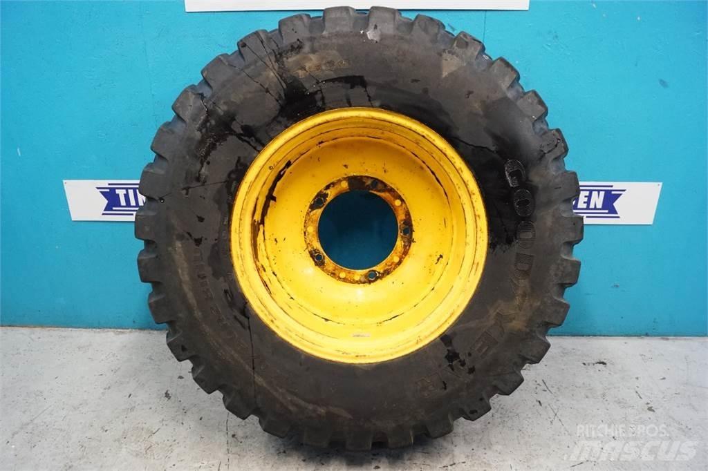  28 440/80R28 Dekk, hjul og felger