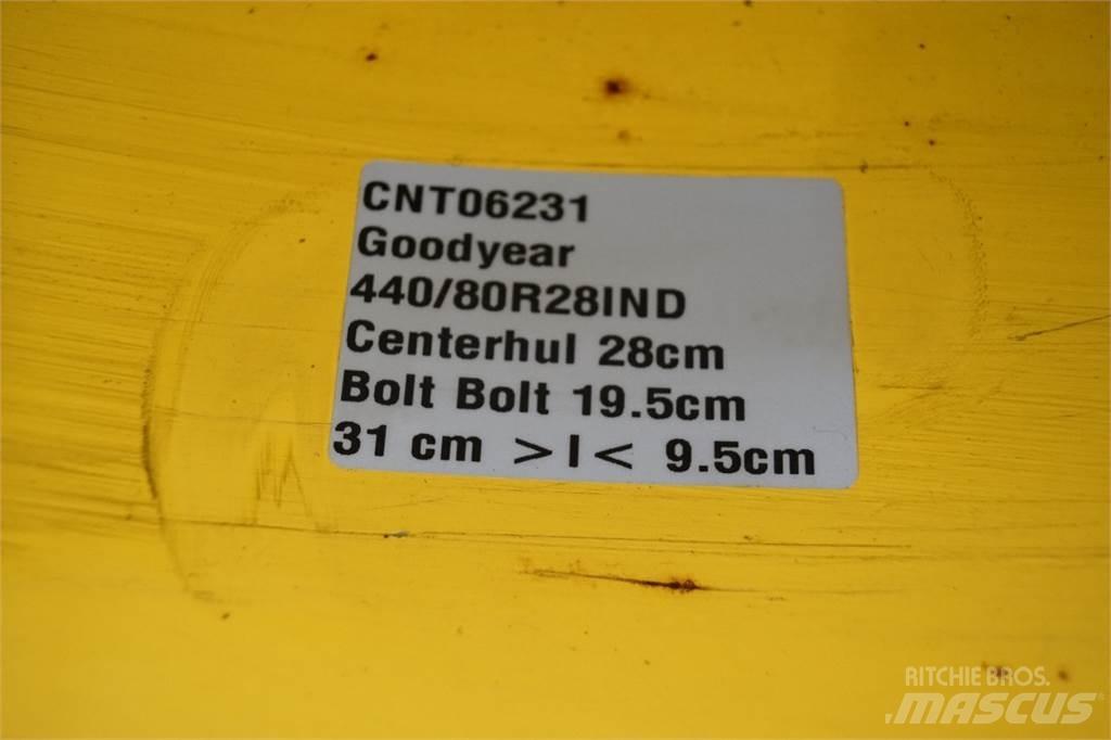  28 440/80R28 Dekk, hjul og felger