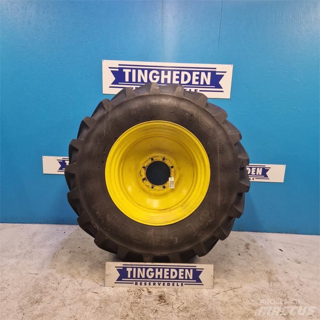  30 540/65 R30 Dekk, hjul og felger