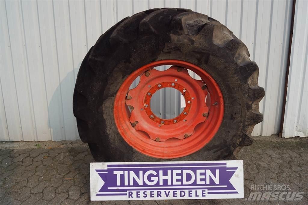  30 540/65R30 Dekk, hjul og felger