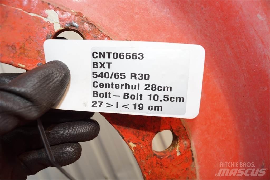  30 540/65R30 Dekk, hjul og felger