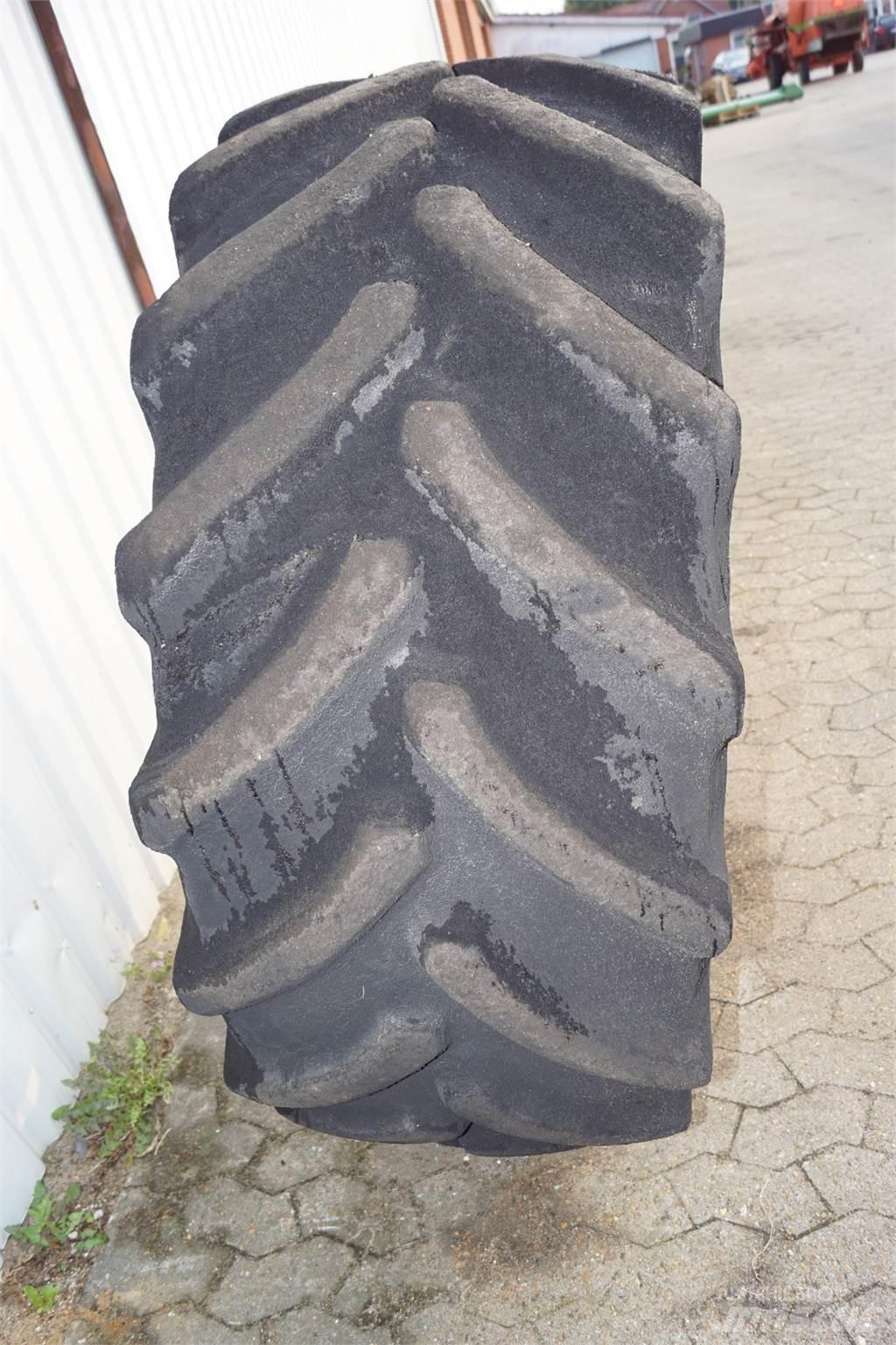  30 540/65R30 Dekk, hjul og felger