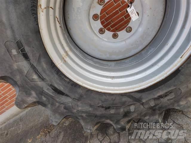  32 800/65R32 Dekk, hjul og felger