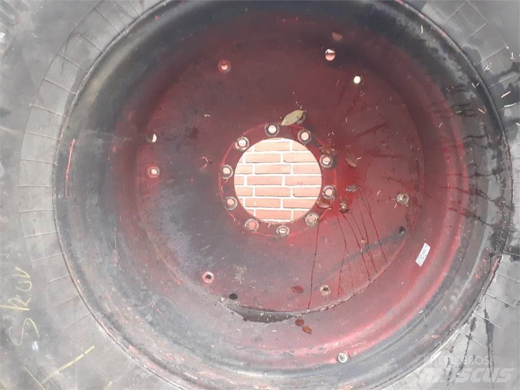  38 750/65R38 Dekk, hjul og felger